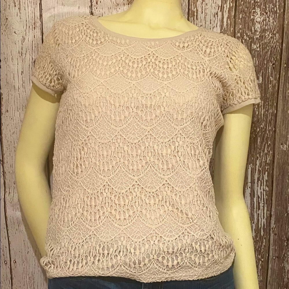 89th and Madison short sleeve lace top